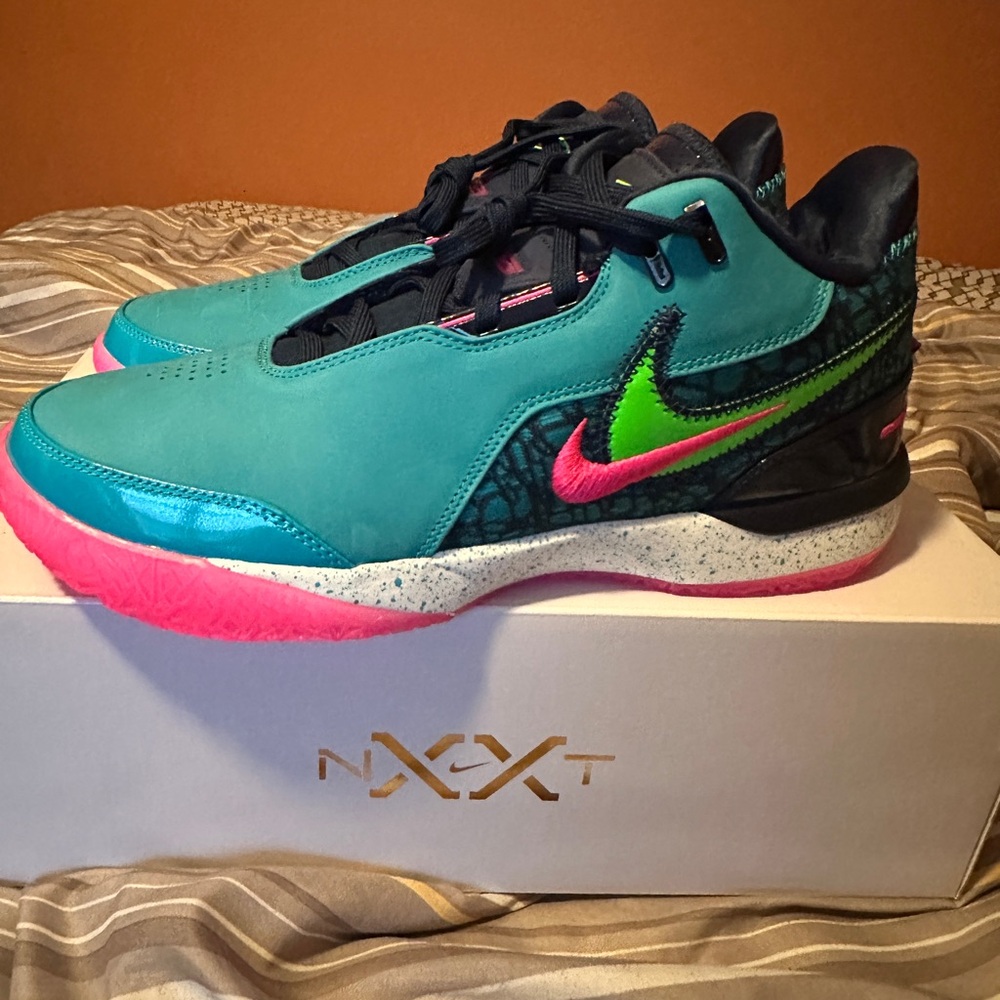 Nike LeBron NXXT Next Gen AMPD - South Beach Size 11